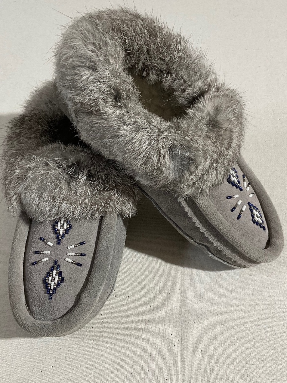 Beaded Suede Moccasins Real Rabbit Fur Cuff Fleece Lined Gray Women's 7.5
